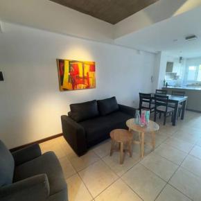 Departamento bien ubicado, espacio amplio y con terraza